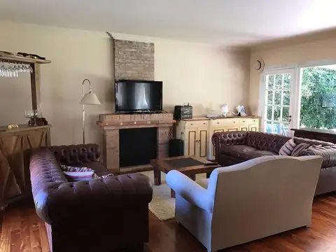 Casa 5 ambientes con 3 baños