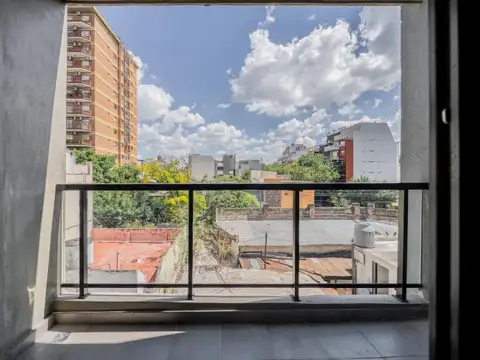 Av Balbin 3200 , Piso 3
