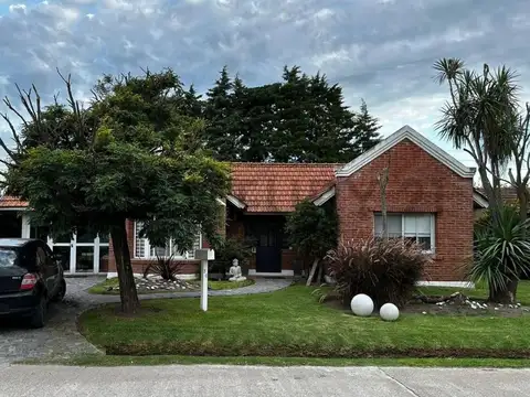 Av Cnel. Vicente Dupuy 4884 , Piso 0