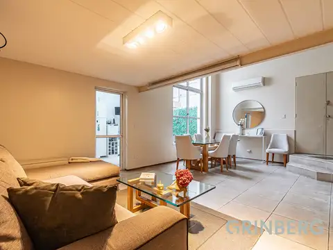 Increible PH 5 ambientes con terraza y patio en Venta, Sin expensas.