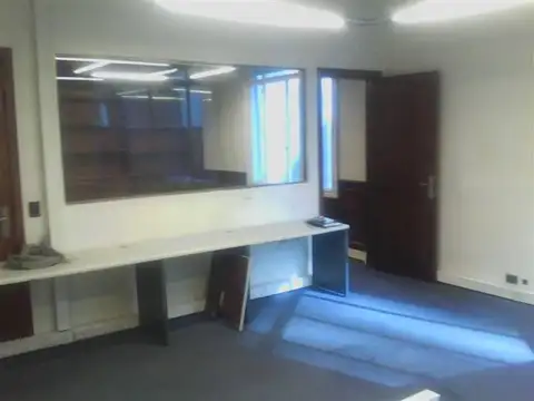 AV. CORRIENTES 378  esquina Reconquista. todas externas en esquina con ochava