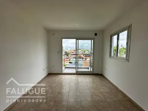 Departamento en Alquiler en Villa Ballester, $ 550.000
