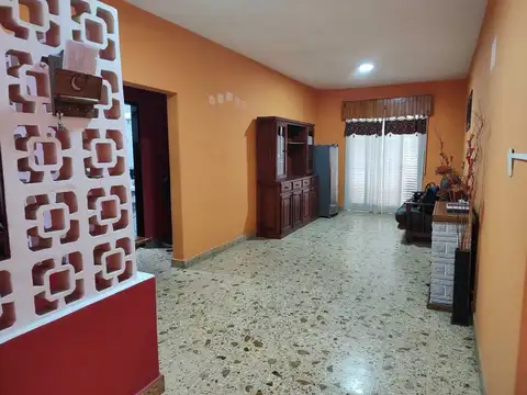 Casa en Venta en Isidro Casanova, USD 165.000
