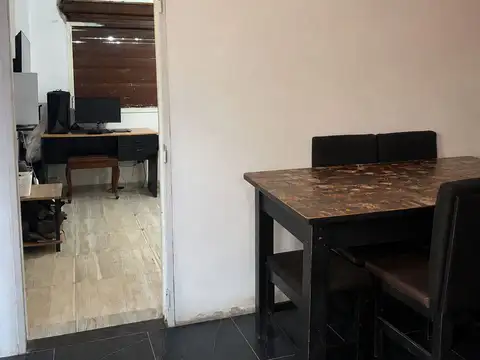 Casa 2 ambientes con 1 baño