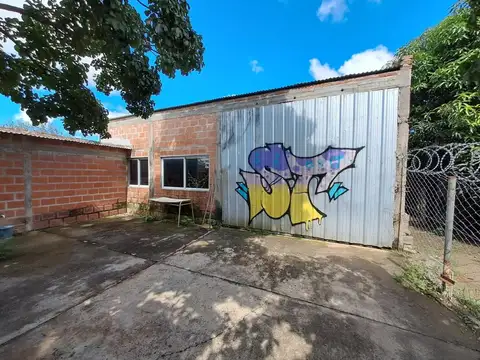 SALON CON BAÑO PRIVADO