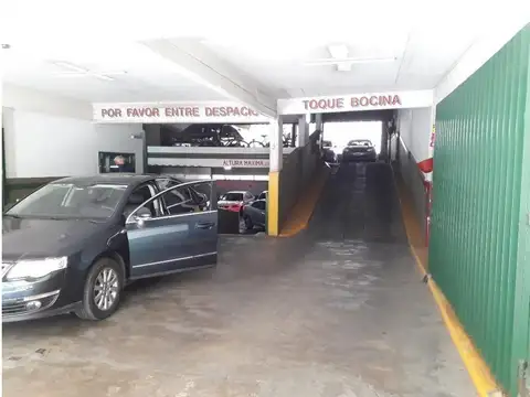 COCHERA FIJA CUBIERTA - 3° PISO  - OPORTUNIDAD