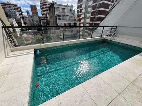 Monoambiente con placard y balcón en alquiler en Las Cañitas