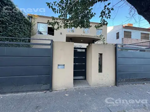 5 dormitorios, 3 baños, centro de Martínez. A 2 cuadras de Av. Santa Fé y media cuadra de Yrigoyen