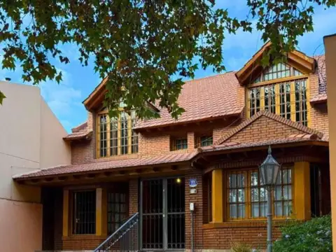 VENTA CASA EXCLUSIVA 3 DORMITORIOS SEXTA SECCION