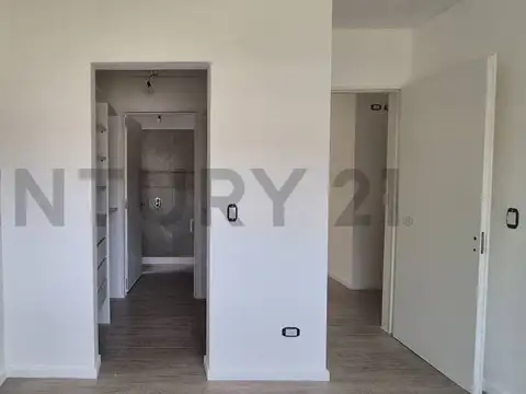 Casa tipo Dúplex 5 ambientes con jardín privado en Pilar