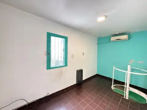 Alquiler. PH. 3 Ambientes. Terraza.  Deposito. Villa Urquiza