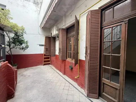Alquiler. PH. 3 Ambientes. Terraza.  Deposito. Villa Urquiza
