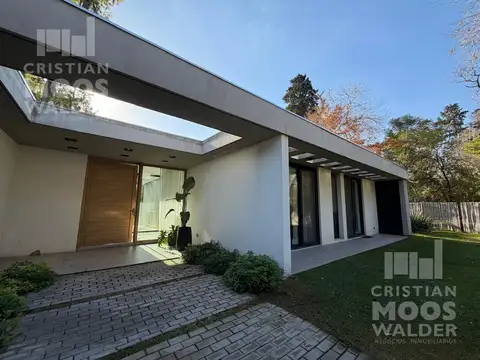 Casa 5 ambientes con 3 baños