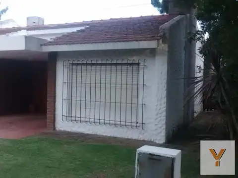 Casa en venta - 2 Dormitorios 1 Baño - Cochera - 200Mts2 - Country Hipocampo, Villa Gesell
