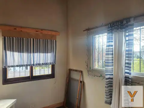 Casa 7 ambientes con 2 baños