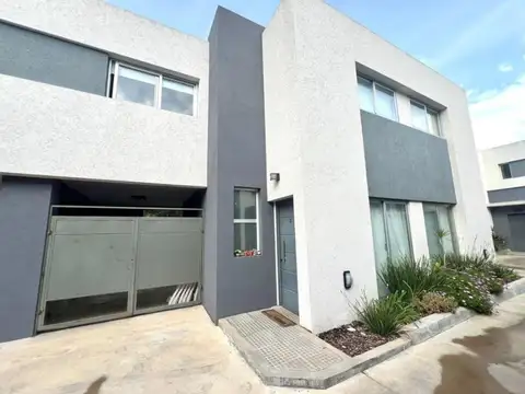 Duplex en venta en Ituzaingo Norte.