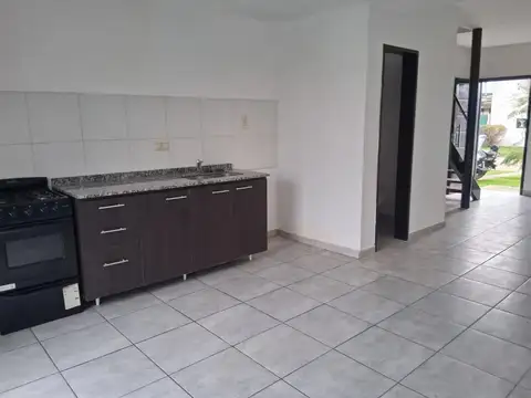 Casa 3 ambientes con 2 baños