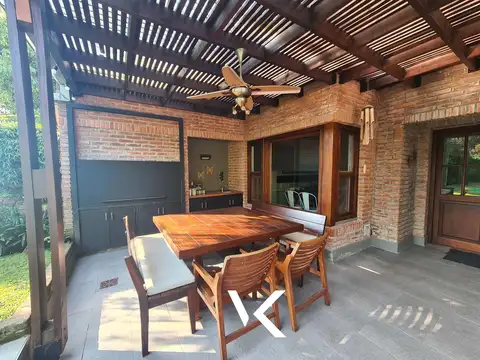 Casa 7 ambientes con 4 baños