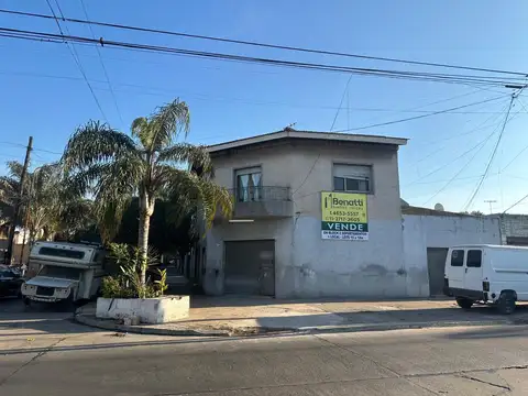 VENTA EN BLOCK. 2 DEPARTAMENTOS + LOCAL EN ESQUINA