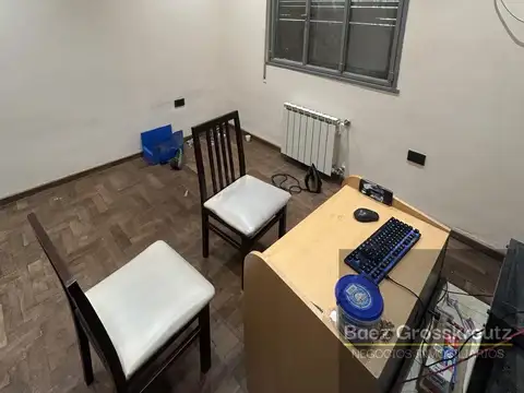 Casa 7 ambientes con 2 baños