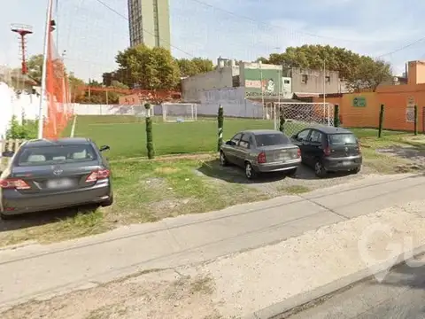 GRAN PARCELA DE 2500M2 CON SALIDA A DOS CALLES