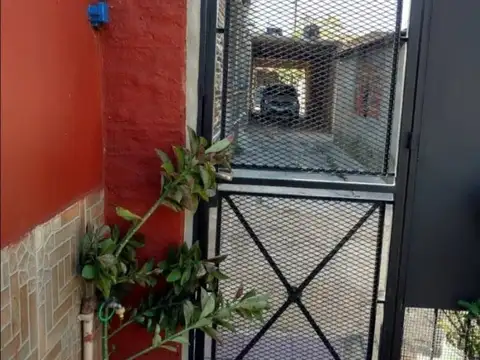 Comodo ph al fondo venta en General San Martin