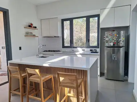 Casa en Alquiler Temporal en Lomas De Fatima, USD 4.800