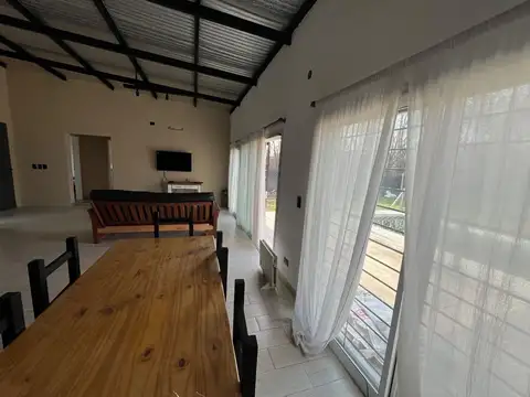 Casa 3 ambientes con 1 baño