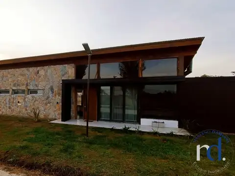 Casa 3 Dormitorios en Venta en La Victoria, General Madariaga