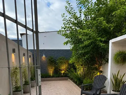 Departamento PH  en Venta en Villa Sarmiento, Morón, G.B.A. Zona Oeste