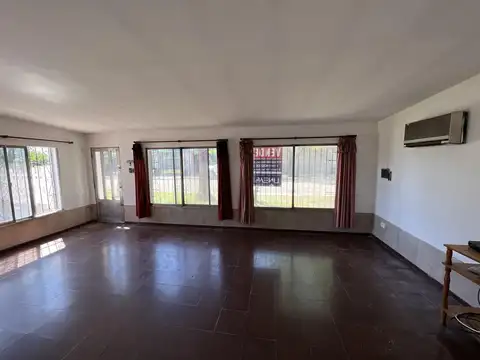 Lopez y Planes esquina M.Antello