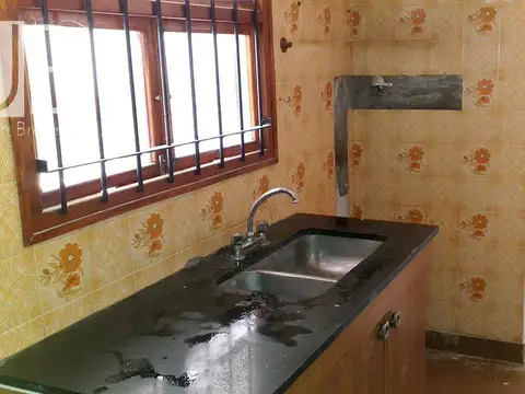 Departamento 5 ambientes con 2 baños