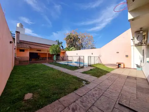 6 AMBIENTES JARDIN PILETA QUINCHO PARRILLA COCHERA