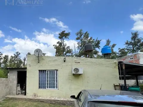 Lote Con Mejoras En Venta  - Francisco Alvarez, Moreno