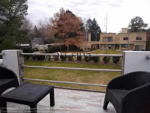 Amplia y muy luminosa Casa en Club de Campo EL MORO 