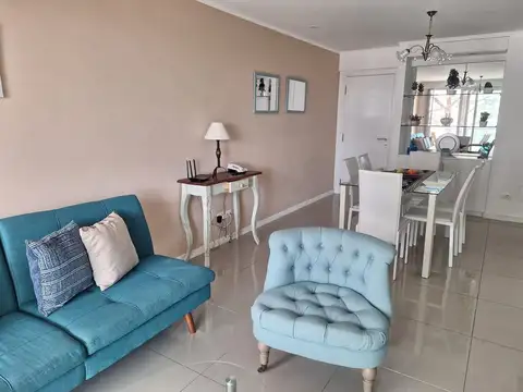 Avenida Biarritz y Juana de America 100