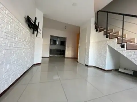 Casa en Alquiler en Versalles, $ 1.400.000