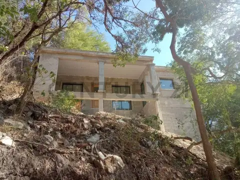 CASA EN VENTA 2 DORMITORIOS CON VISTAS EN BIALET MASSE