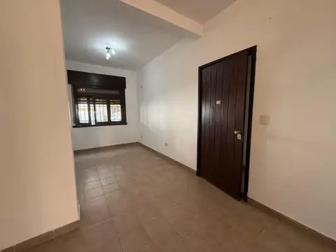 Depto Tipo Casa en Alquiler 40 años