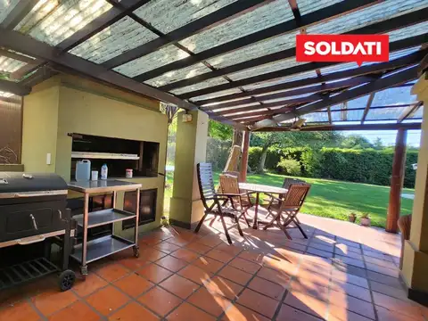 Casa en Venta con 2 cocheras