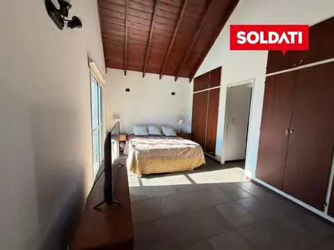 Casa en Venta con 2 cocheras