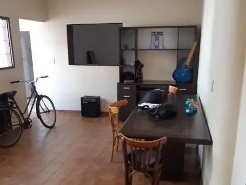 Depto Tipo Casa en Venta de 5 ambientes