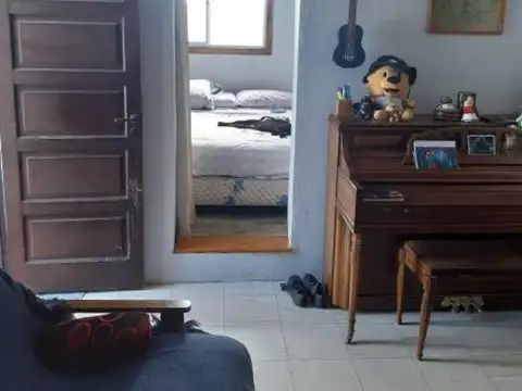 Depto Tipo Casa 5 ambientes con 2 baños