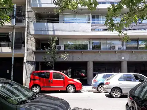 Impecable 2 ambientes y medio,amoblado, luminoso, baño, cocina, terraza, parrilla, seguridad