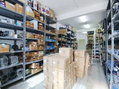 VENTA DEPÓSITO OFICINAS COCHERAS TERRAZA MARTINEZ