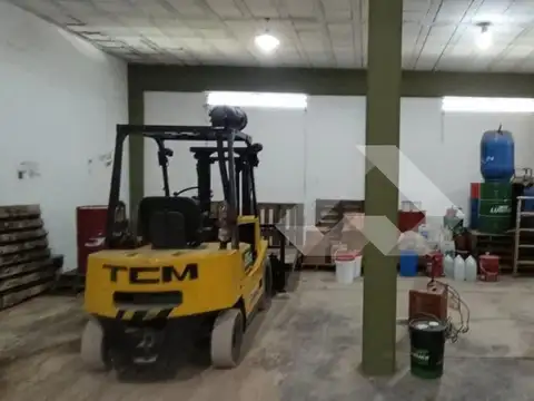 Venta | Galpón con oficina y kitchenette | 213 m² | Fray Luis Beltran