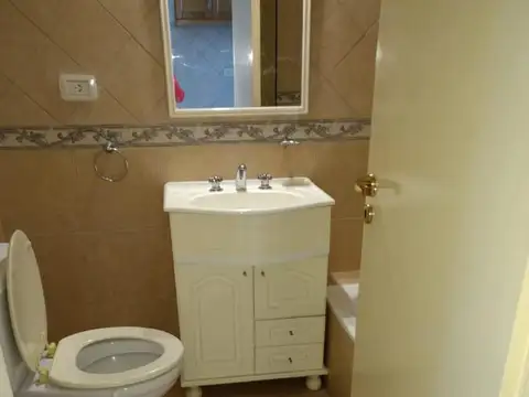 Alquiler monoambiente de 30 m2 aprox en CASEROS