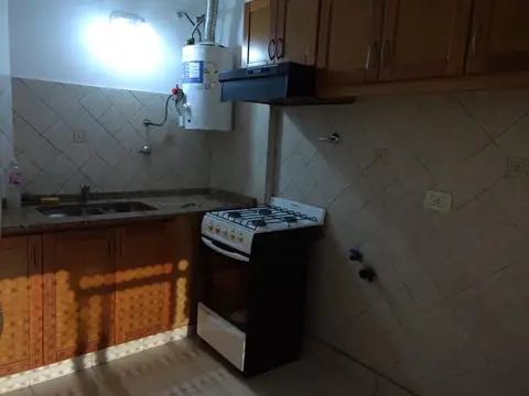 Departamento en Alquiler en Caseros, $ 430.000