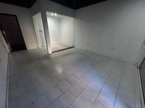 Local en Alquiler en Rafael Calzada, $ 620.000
