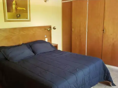 Casa en Alquiler Temporal con 4 cocheras